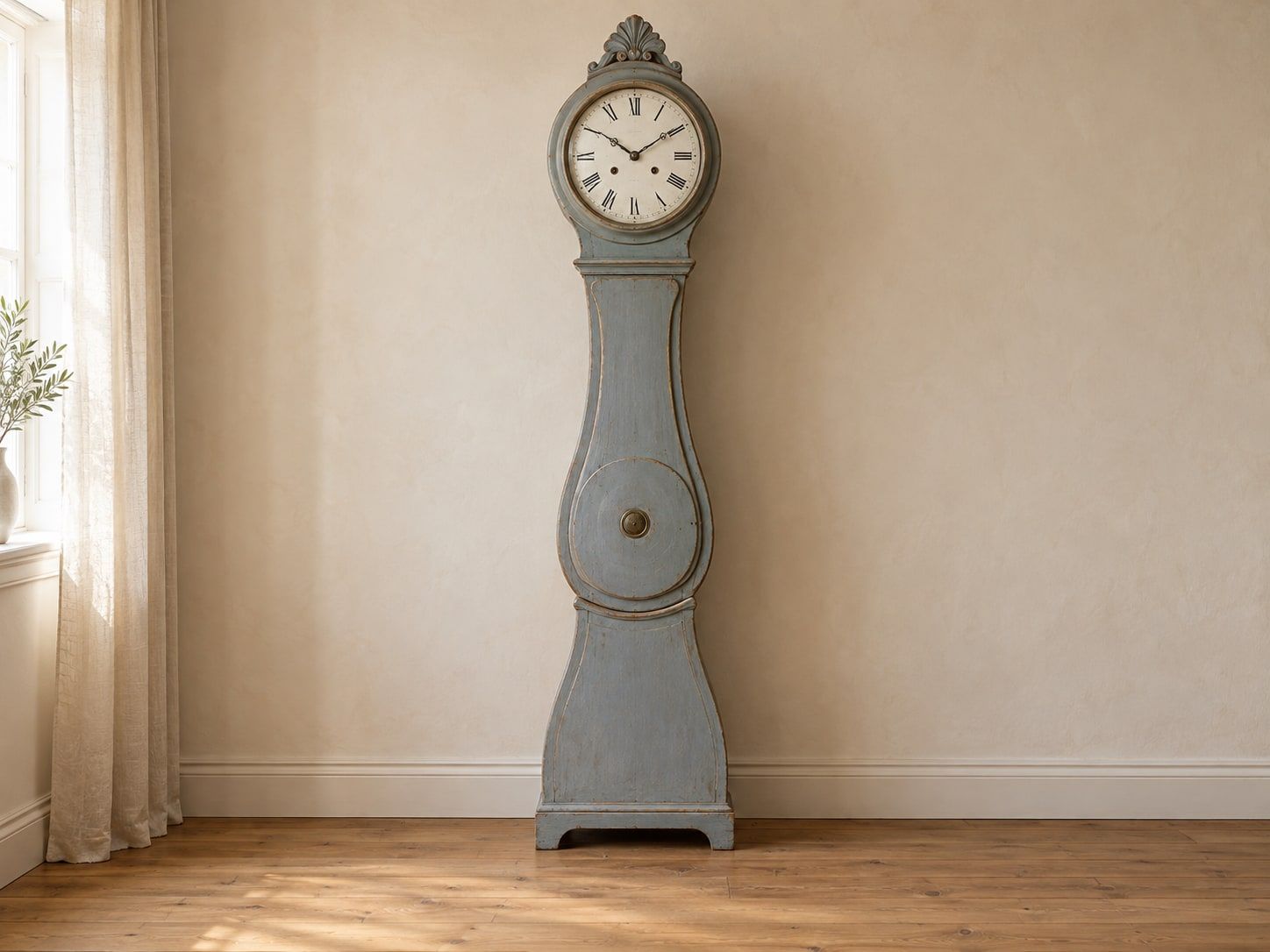 Standuhr Lindesberg, Vorderansicht